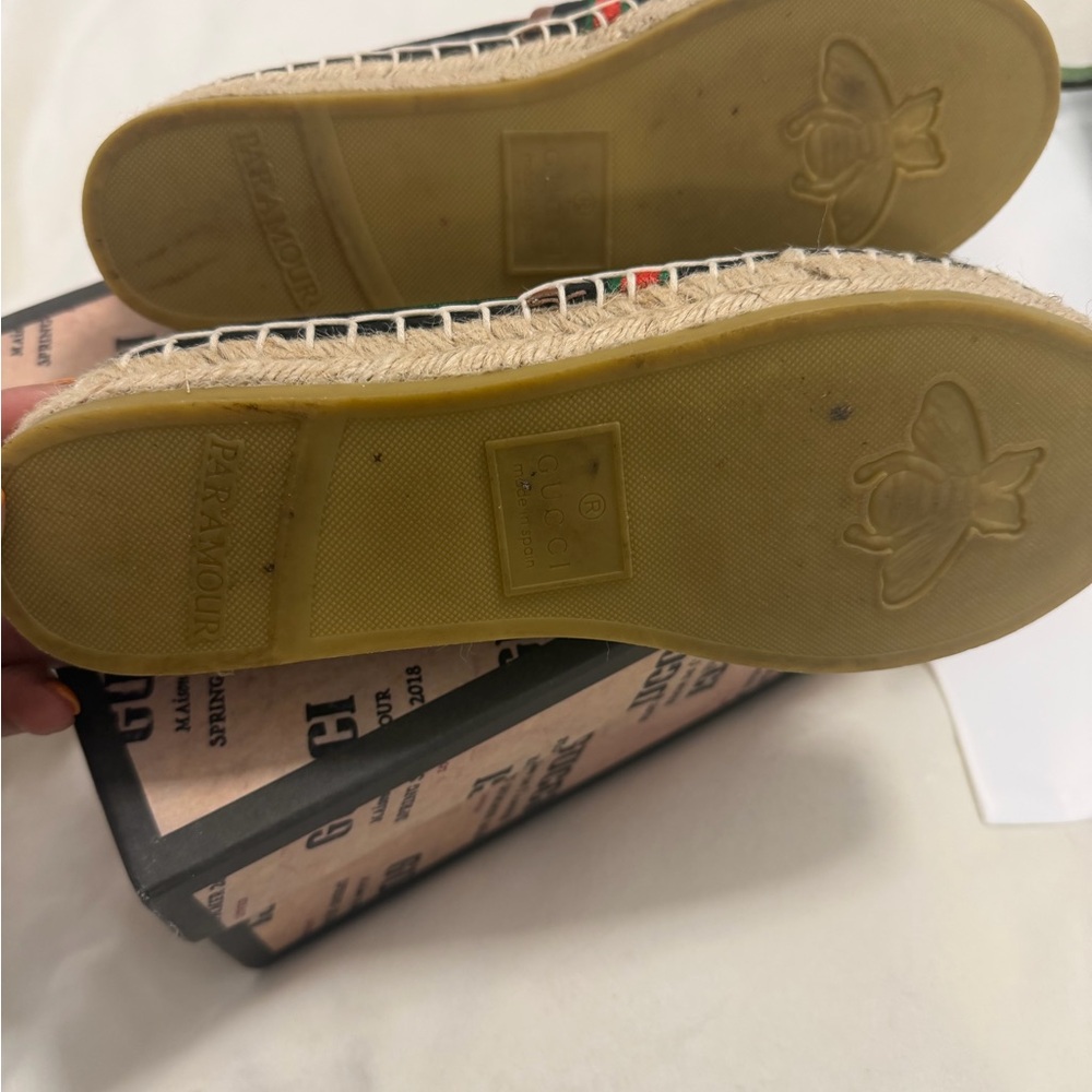 Gucci Black and Brown Loafers with Green and Red Accents - Picture 5 of 7